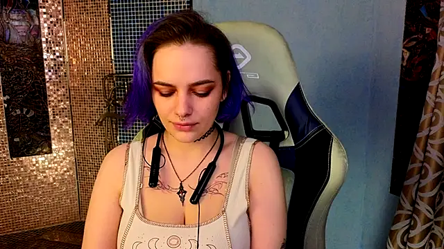 Snapshot of Eniferi chatting on November 2025 01:04:01 PM Eniferi online show from November 2025 01:04:01 PM