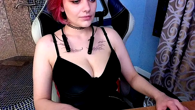 Snapshot of Eniferi chatting on February 2026 10:45:02 AM Eniferi online show from February 2026 10:45:02 AM