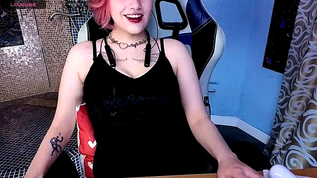 Snapshot of Eniferi chatting on February 2026 06:15:02 PM Eniferi online show from February 2026 06:15:02 PM