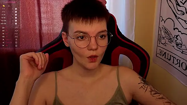 KrisNeal online show from October 2025 09:27:01 AM