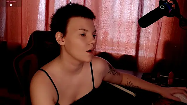 Snapshot of KrisNeal chatting on April 2026 09:46:02 AM KrisNeal online show from April 2026 09:46:02 AM