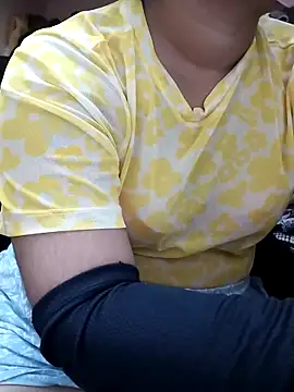 Snapshot of preethi-lovely chatting on September 2025 06:42:02 PM preethi-lovely online show from September 2025 06:42:02 PM