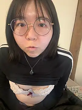 Snapshot of piffydream chatting on March 2026 02:33:01 PM piffydream online show from March 2026 02:33:01 PM
