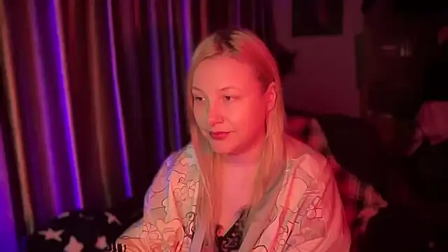 BikiHellena online show from November 2025 12:45:02 AM