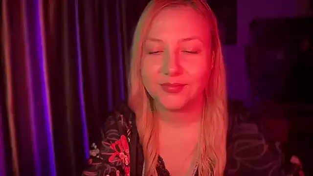 BikiHellena online show from November 2025 03:05:02 AM