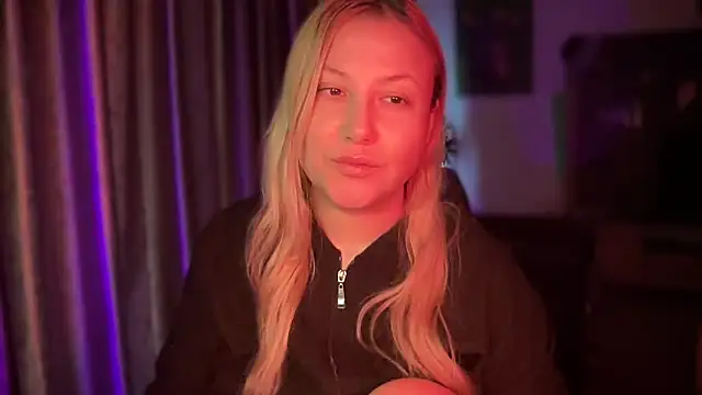 BikiHellena online show from November 2025 10:54:02 AM