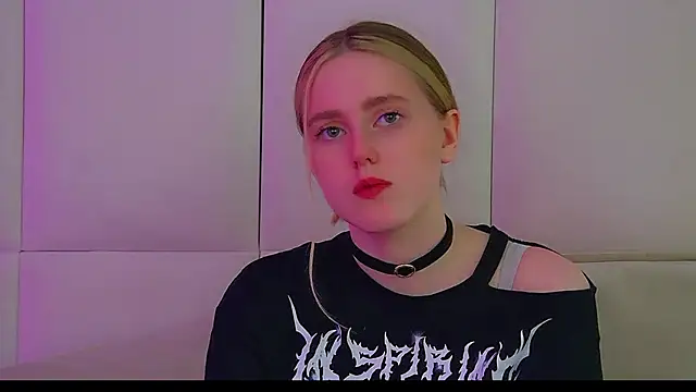 Snapshot of LexiBookwell chatting on March 2026 02:04:02 AM LexiBookwell online show from March 2026 02:04:02 AM