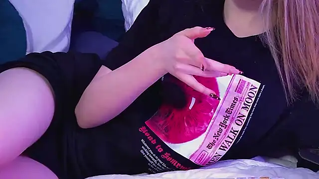 Snapshot of LexiBookwell chatting on March 2026 06:30:02 AM LexiBookwell online show from March 2026 06:30:02 AM