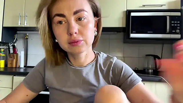 Snapshot of MartaLuna_ chatting on July 2026 09:16:02 AM MartaLuna online show from July 2026 09:16:02 AM