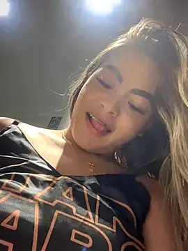 Snapshot of MayaMoanXXX chatting on October 2025 01:09:01 PM MayaMoanXXX online show from October 2025 01:09:01 PM