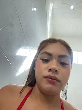 Snapshot of MayaMoanXXX chatting on December 2025 07:53:02 PM MayaMoanXXX online show from December 2025 07:53:02 PM