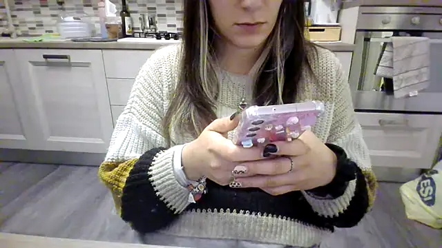 Snapshot of Camaleontica chatting on October 2025 06:20:01 PM Camaleontica online show from October 2025 06:20:01 PM