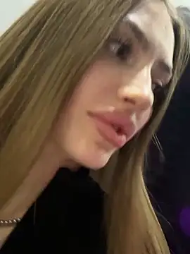 Elizabeth Tay online show from March 2026 06:36:01 PM