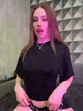 Elizabeth Tay online show from April 2026 06:46:01 PM