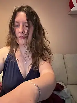 Snapshot of AnielaMarie chatting on September 2025 07:00:01 AM AnielaMarie online show from September 2025 07:00:01 AM