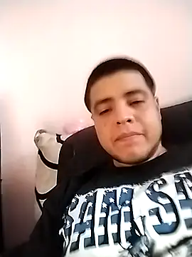 Snapshot of reycam97 chatting on April 2026 11:24:01 PM reycam97 online show from April 2026 11:24:01 PM