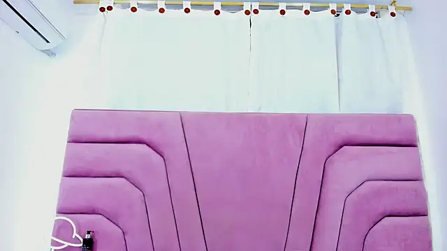 miajhonsonx online show from November 2025 03:22:02 PM