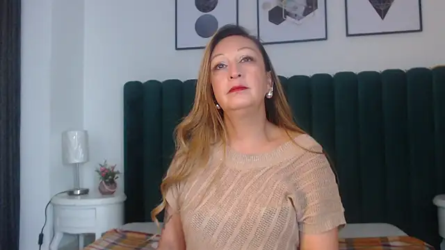 Snapshot of VictoriaQueen_Fg chatting on October 2025 12:35:01 PM VictoriaQueen Fg online show from October 2025 12:35:01 PM