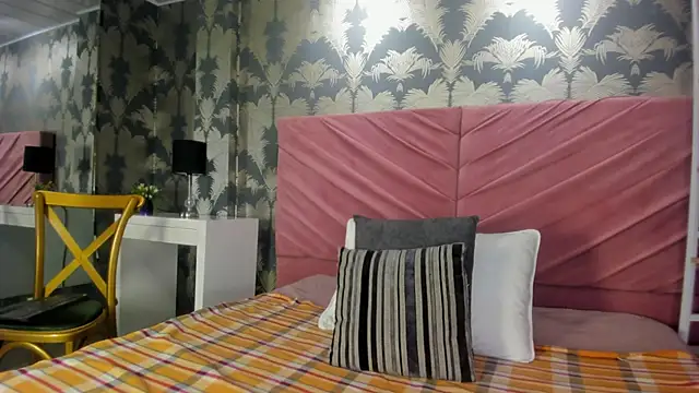 Snapshot of VictoriaQueen_Fg chatting on October 2025 12:59:01 PM VictoriaQueen Fg online show from October 2025 12:59:01 PM