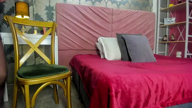 Snapshot of VictoriaQueen_Fg chatting on November 2025 12:49:01 PM VictoriaQueen Fg online show from November 2025 12:49:01 PM