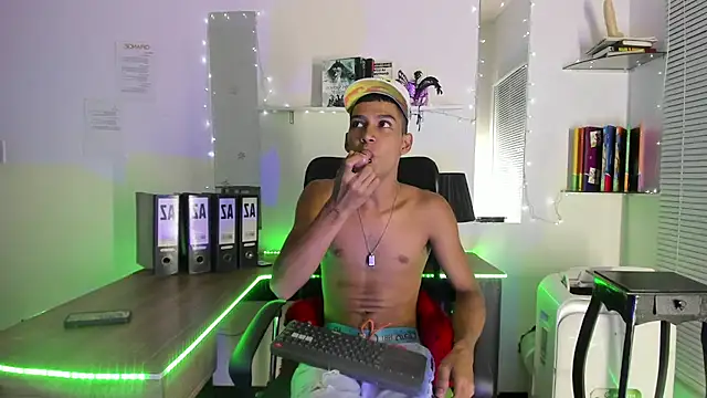 Snapshot of xxKamadevaxx chatting on January 2026 12:46:01 AM xxKamadevaxx online show from January 2026 12:46:01 AM