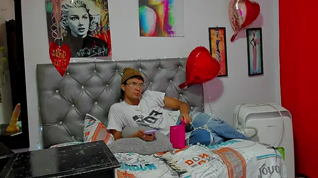 Snapshot of xxKamadevaxx chatting on February 2026 12:16:01 PM xxKamadevaxx online show from February 2026 12:16:01 PM