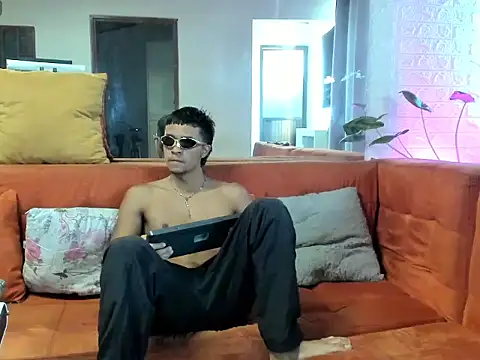 Snapshot of xxKamadevaxx chatting on March 2026 12:53:02 PM xxKamadevaxx online show from March 2026 12:53:02 PM