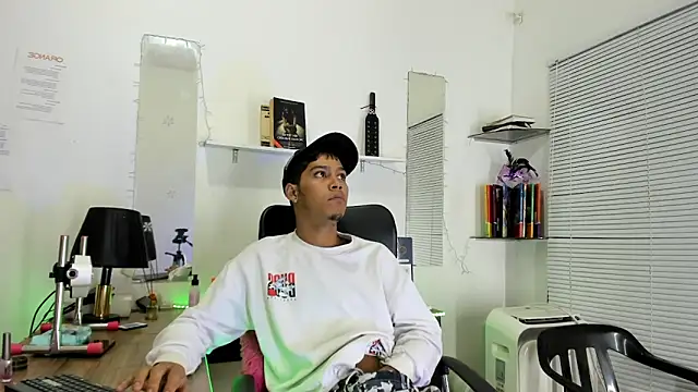 Snapshot of xxKamadevaxx chatting on March 2026 12:54:01 PM xxKamadevaxx online show from March 2026 12:54:01 PM