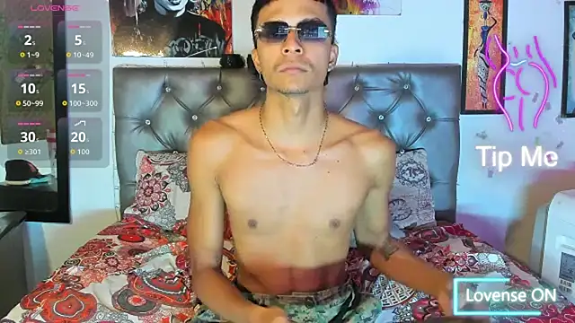 Snapshot of xxKamadevaxx chatting on April 2026 12:54:01 PM xxKamadevaxx online show from April 2026 12:54:01 PM