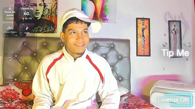 Snapshot of xxKamadevaxx chatting on April 2026 01:01:02 PM xxKamadevaxx online show from April 2026 01:01:02 PM