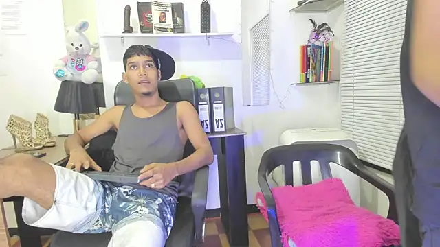 Snapshot of xxKamadevaxx chatting on April 2026 12:30:02 PM xxKamadevaxx online show from April 2026 12:30:02 PM