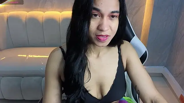 Maia Tx online show from November 2025 01:00:01 PM