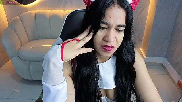 Maia Tx online show from November 2025 12:59:01 PM