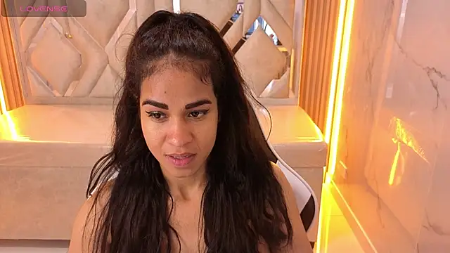 Maia Tx online show from December 2025 01:14:02 AM