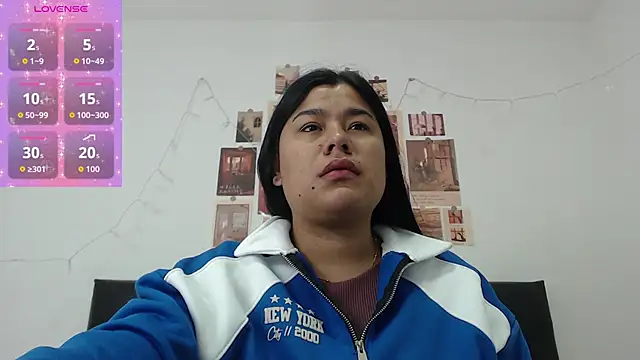 Snapshot of April_Becker chatting on March 2026 02:59:02 AM April Becker online show from March 2026 02:59:02 AM