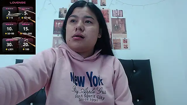 Snapshot of April_Becker chatting on March 2026 03:02:01 AM April Becker online show from March 2026 03:02:01 AM