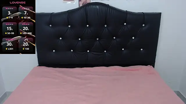 Snapshot of April_Becker chatting on March 2026 03:06:02 AM April Becker online show from March 2026 03:06:02 AM