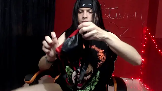 Snapshot of stvn_hot chatting on January 2026 12:04:01 AM stvn hot online show from January 2026 12:04:01 AM