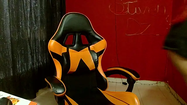 Snapshot of stvn_hot chatting on April 2026 09:39:33 PM stvn hot online show from April 2026 09:39:33 PM