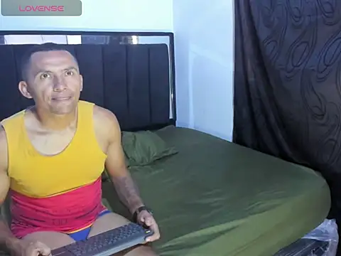 morenita sexlove online show from January 2026 07:30:01 PM