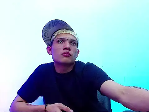 EL VENEZOLANO 22CM online show from November 2025 02:58:01 AM