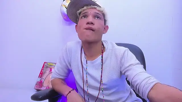 EL VENEZOLANO 22CM online show from December 2025 04:32:01 AM