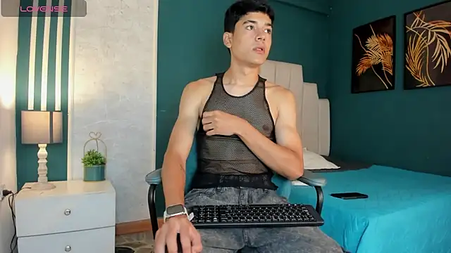 SandroVeyra online show from September 2025 07:50:02 PM