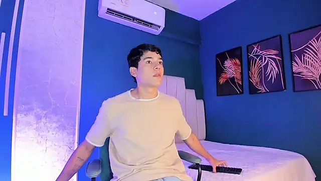 SandroVeyra online show from October 2025 12:44:02 AM