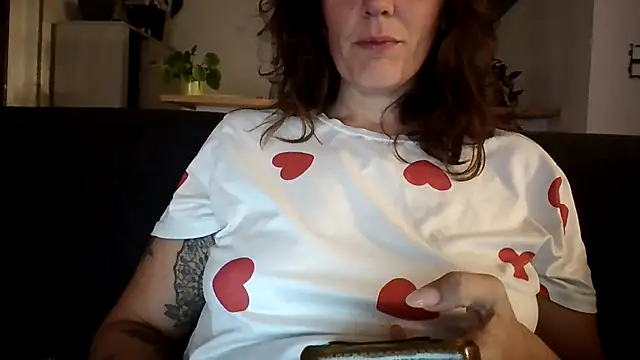 Snapshot of samantaatw chatting on September 2025 10:24:01 PM samantaatw online show from September 2025 10:24:01 PM