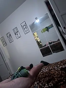 Snapshot of skip69xxx chatting on April 2026 07:27:01 AM skip69xxx online show from April 2026 07:27:01 AM