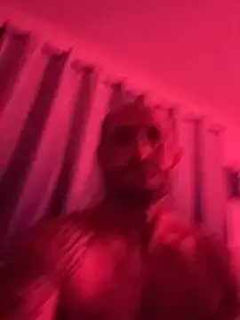 Snapshot of skip69xxx chatting on April 2026 08:39:01 AM skip69xxx online show from April 2026 08:39:01 AM