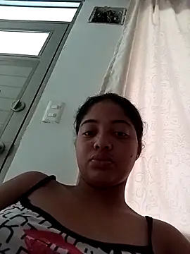 Camila-18w online show from October 2025 01:46:02 PM