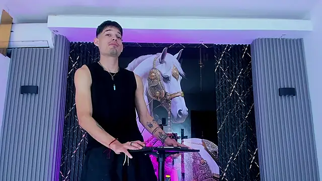 Iam Steven online show from November 2025 03:24:02 PM