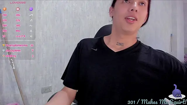 Snapshot of Almaazz chatting on November 2025 04:35:01 PM Almaazz online show from November 2025 04:35:01 PM